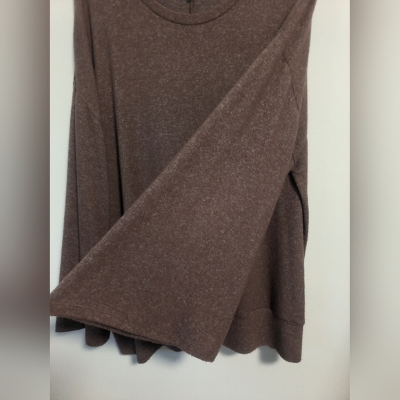 Brown Soft Flutter Top / Size 2X - Picture 3 of 6